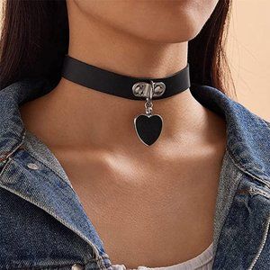 🆕Black Heart Pendant Faux Leather Choker Necklace